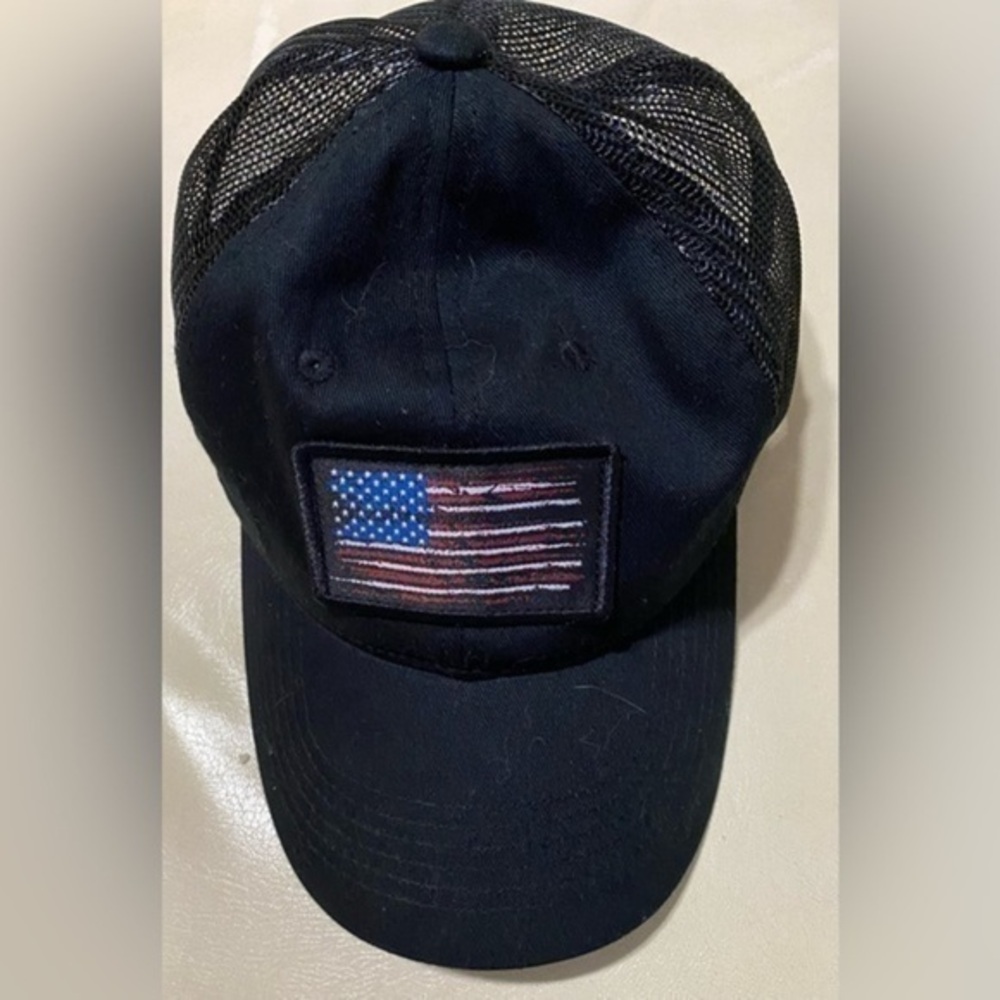 OUTDOOR BLACK CAP WITH AMERICAN FLAG